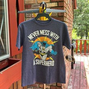 Batman Boys T-Shirt Brand New Size Large